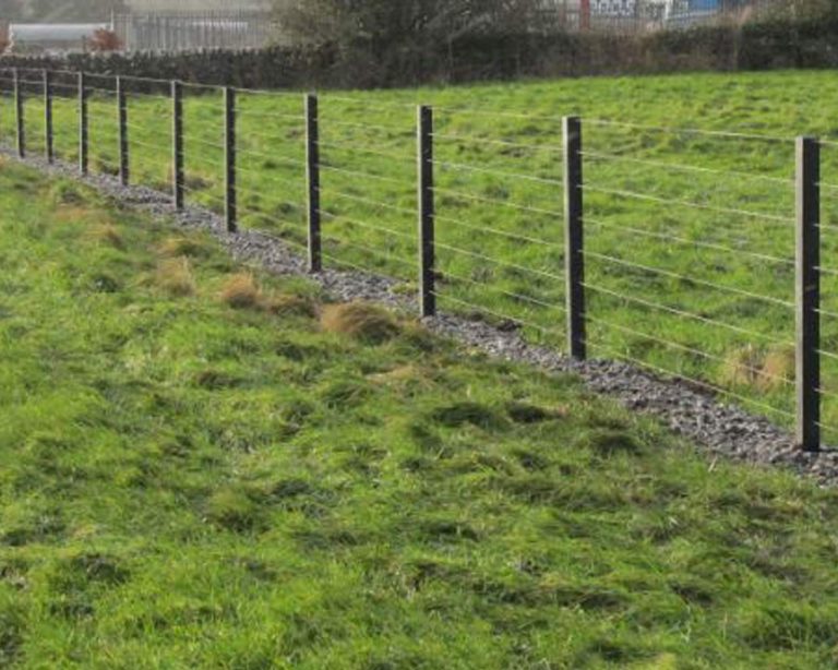 Post & Wire Fencing Murray's Recycled Plastic